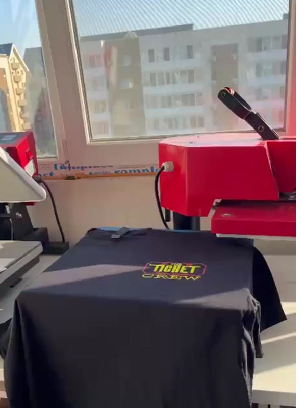 Tricouri personalizate