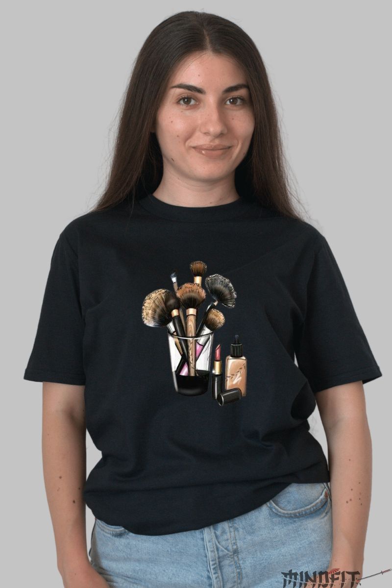 Tricou cu Aplicatii Pensule de Machiaj dama negru fata