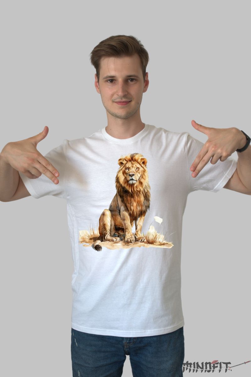 Tricou cu Leu in Natura barbat alb fata
