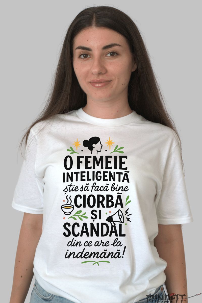 Tricou cu Mesaj Amuzant O Femeie Inteligenta dama alb fata