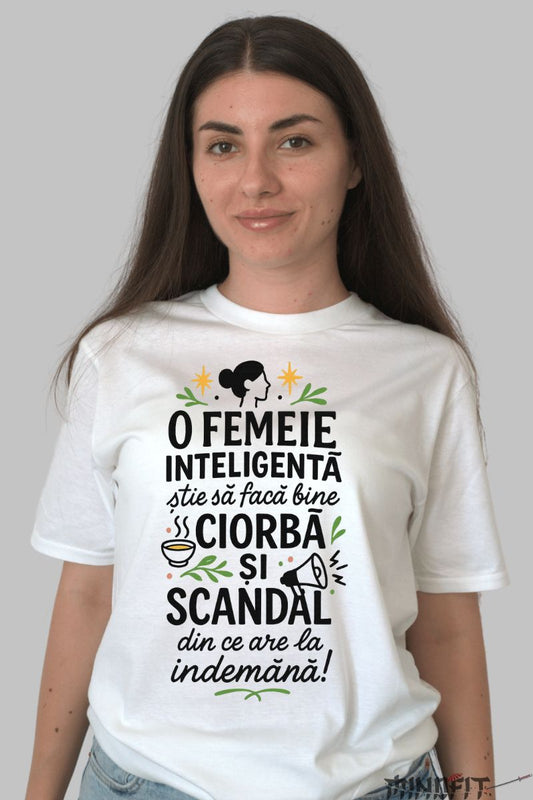 Tricou cu Mesaj Amuzant O Femeie Inteligenta dama alb fata