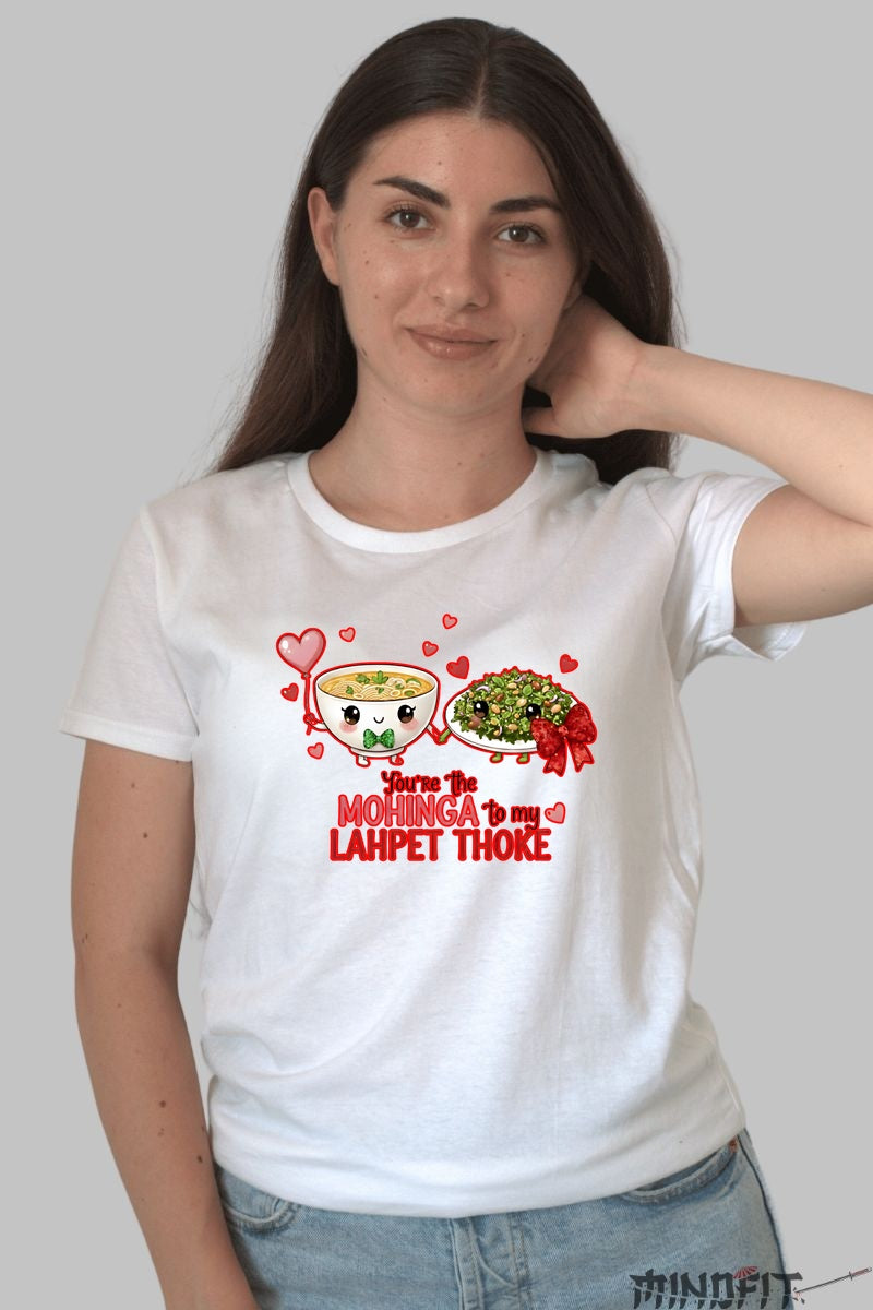Tricou Valentine's Day Cuplu - Tu Esti Mohinga Pentru Lahpet Thoke-ul Meu dama alb