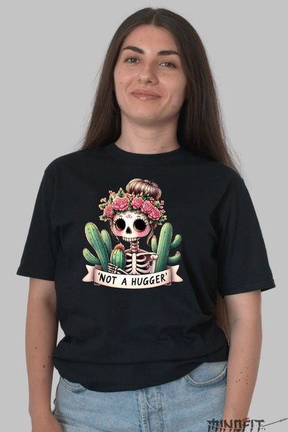 Tricou cu Aplicatii "Not a Hugger" dama negru fata