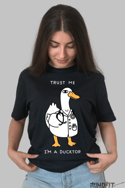 Tricou personalizat Rata Ducktor dama negru fata