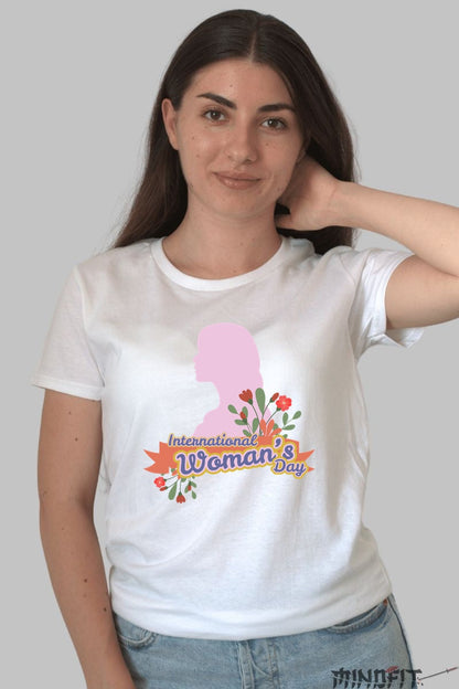 Tricou 8 Martie - Silueta Cu Flori Delicate Dama Alb
