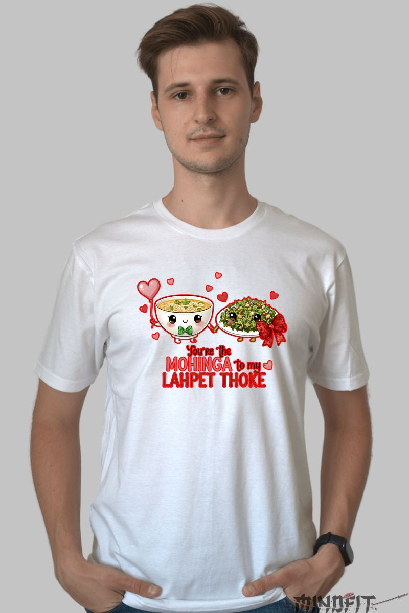 Tricou Valentine's Day Cuplu - Tu Esti Mohinga Pentru Lahpet Thoke-ul Meu barbat alb